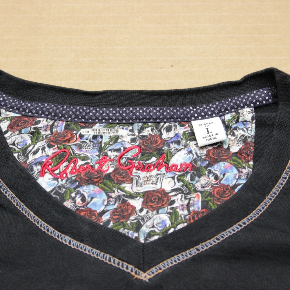 Robert Graham V-Neck T Shirt Mens Sz L Black Solid Embroidered Skull Stitching - Picture 3 of 6